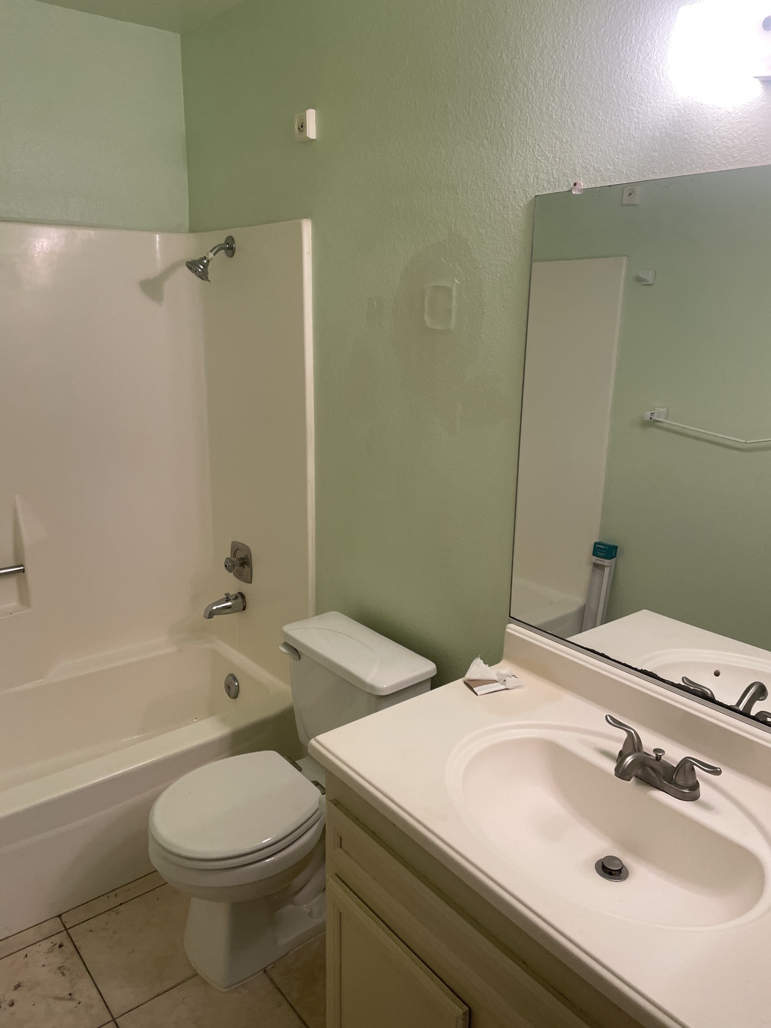 Bathroom before renovation